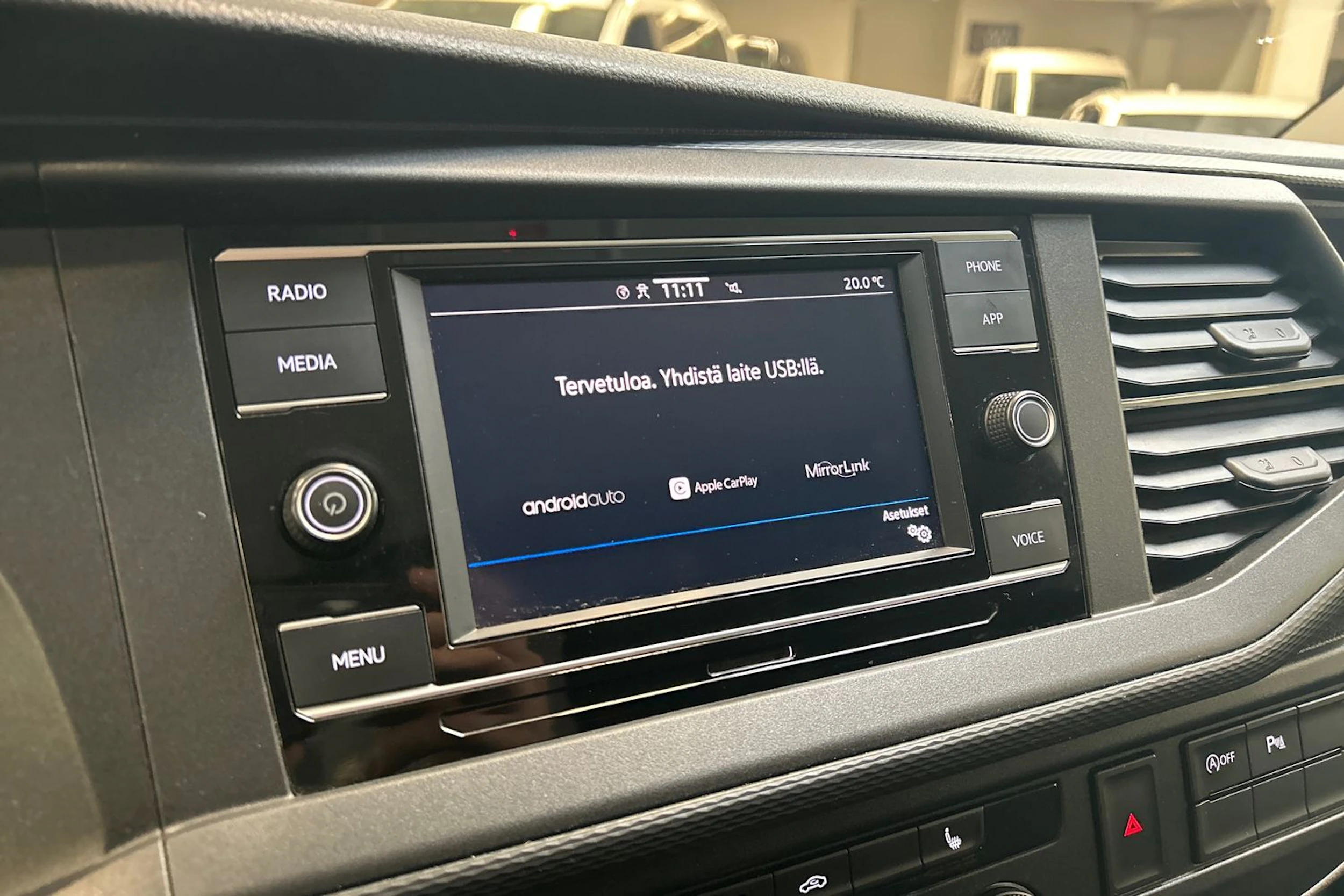 sininen Volkswagen Transporter 2021 kuva 18.