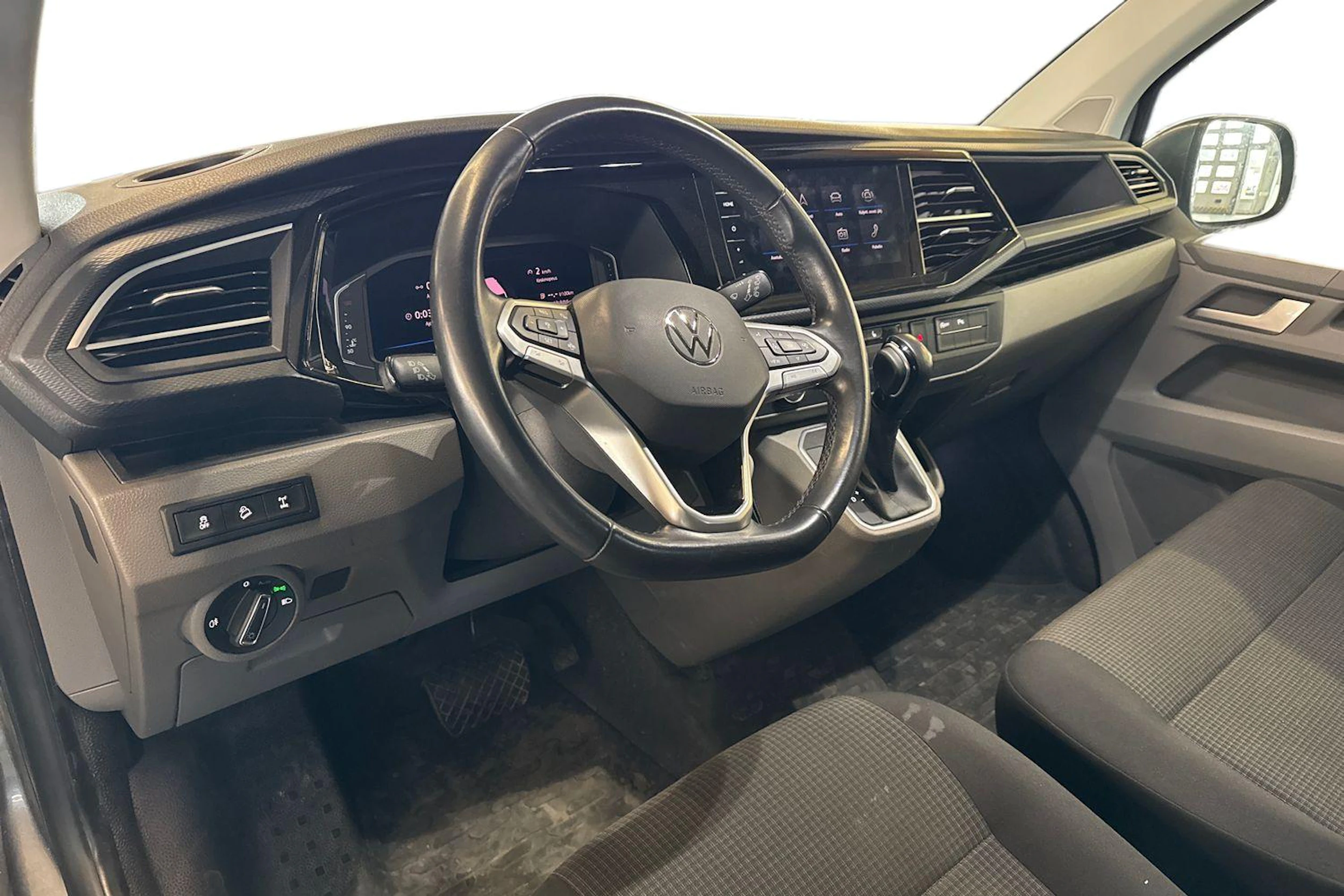 harmaa Volkswagen Transporter 2021 kuva 3.