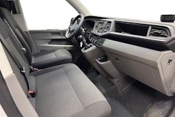 valkoinen Volkswagen Transporter 2021 kuva 10.