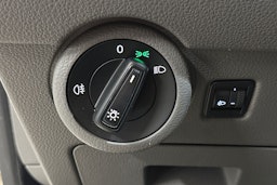 valkoinen Volkswagen Transporter 2021 kuva 18.