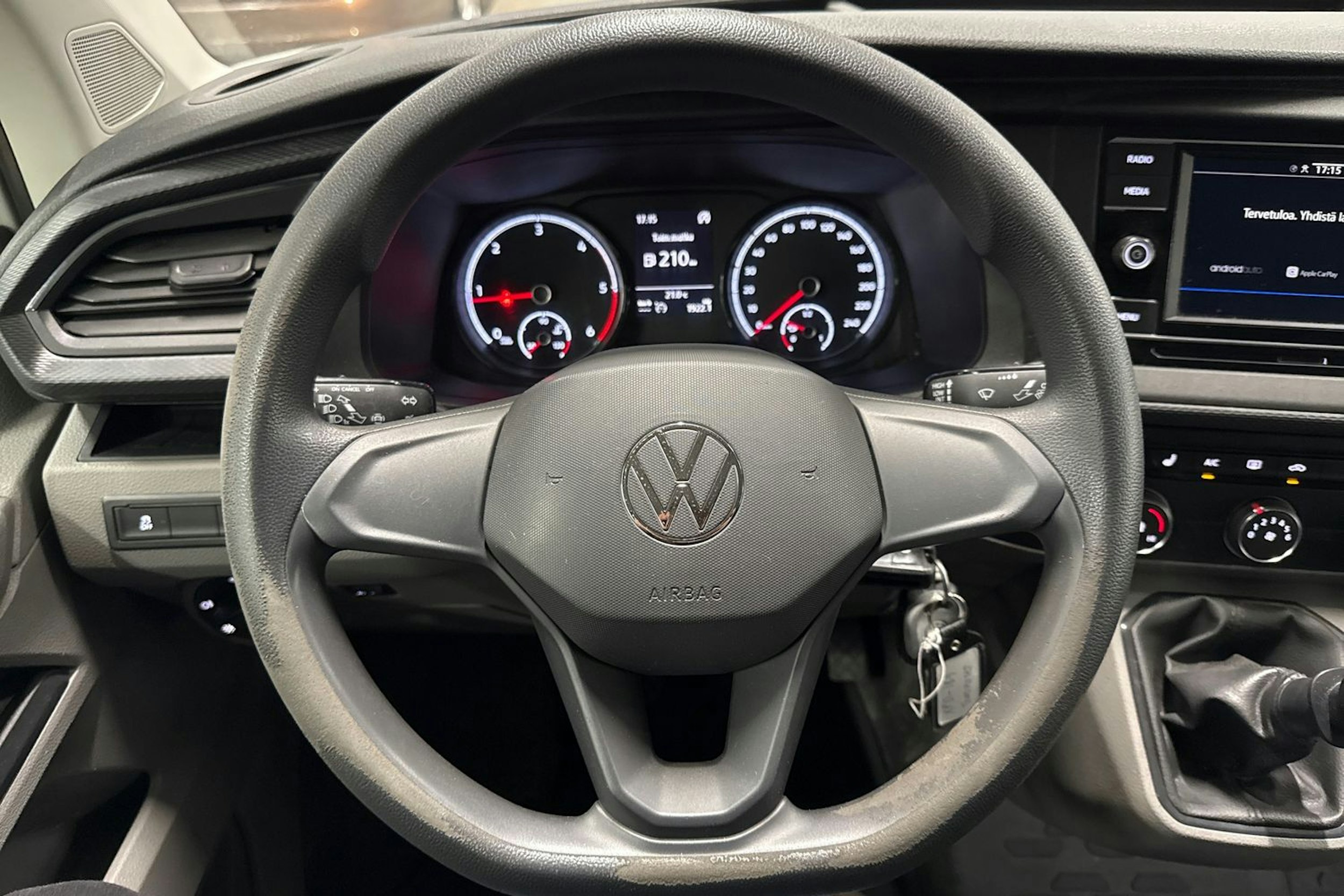 valkoinen Volkswagen Transporter 2021 kuva 19.