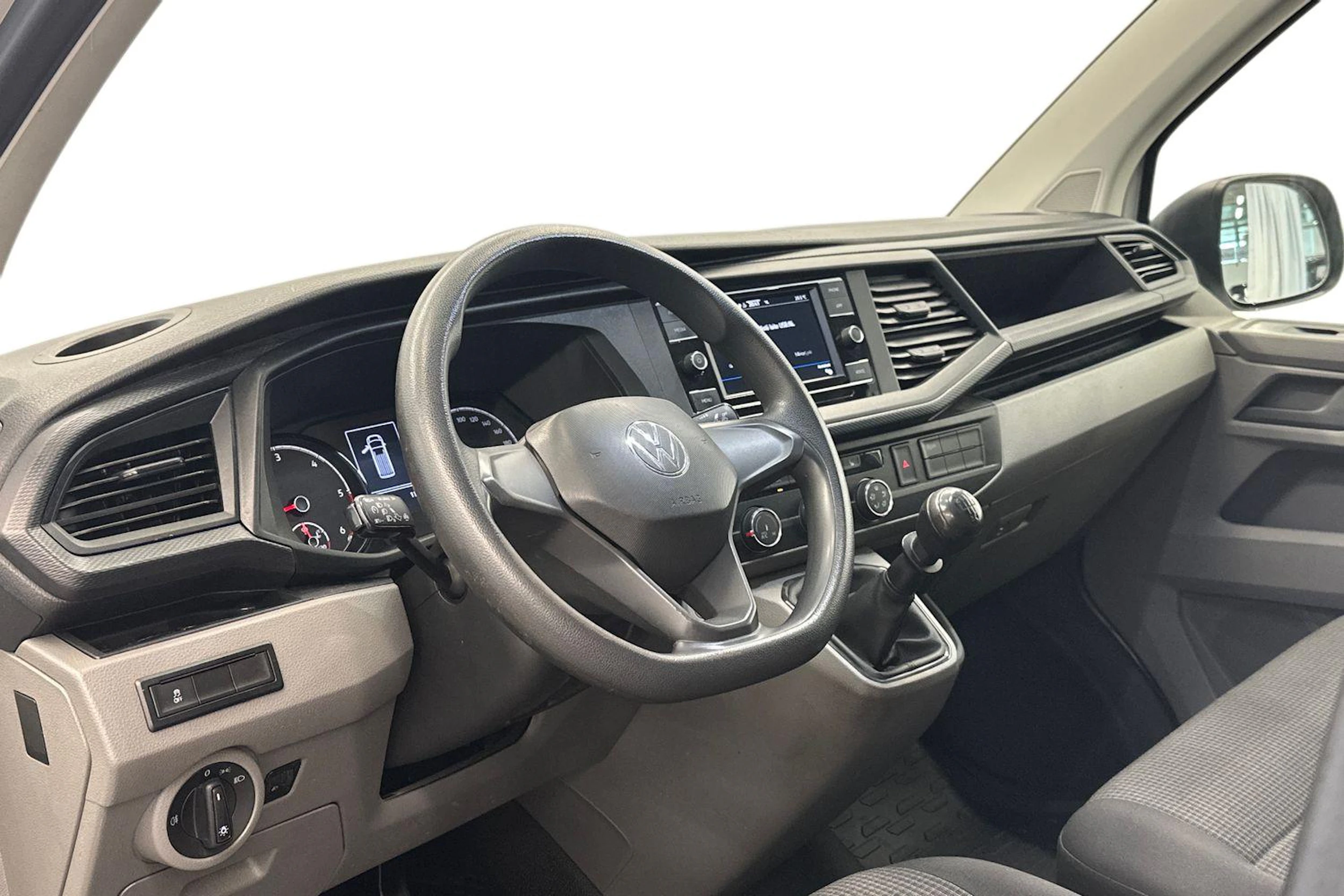 valkoinen Volkswagen Transporter 2021 kuva 6.