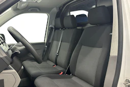 valkoinen Volkswagen Transporter 2021 kuva 8.