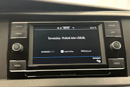 valkoinen Volkswagen Transporter 2021 kuva 16.