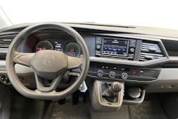 valkoinen Volkswagen Transporter 2021 kuva 9.