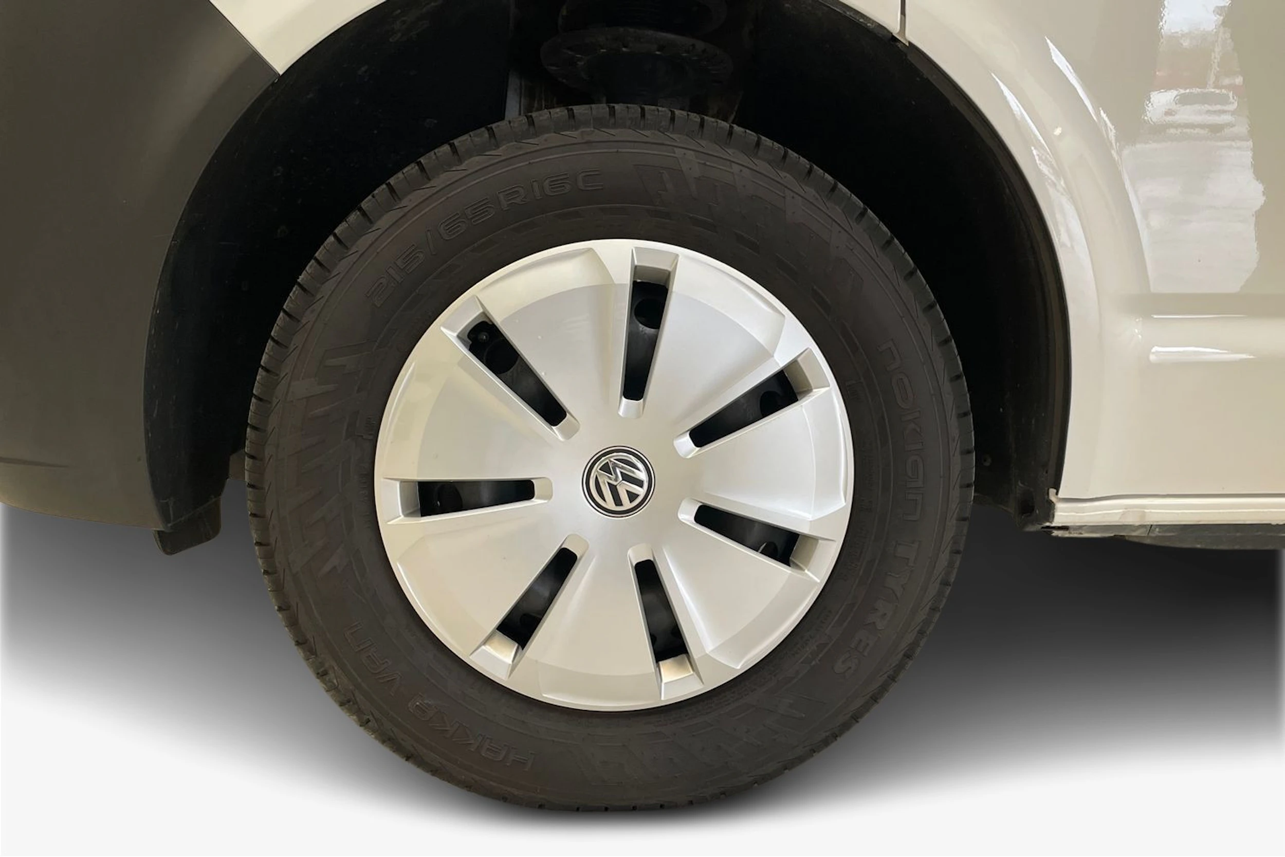 valkoinen Volkswagen Transporter 2021 kuva 12.