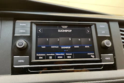 valkoinen Volkswagen Transporter 2021 kuva 13.