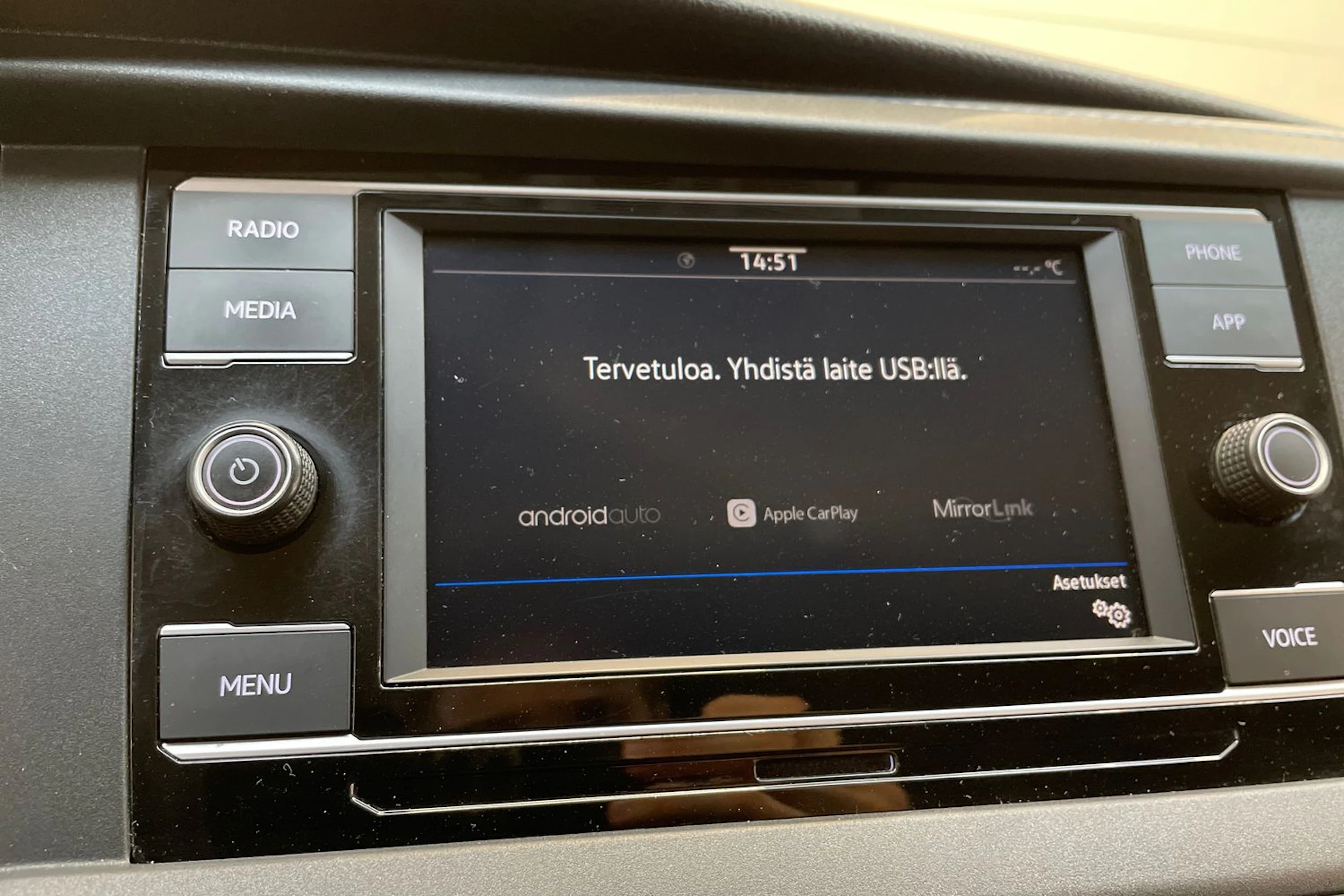 valkoinen Volkswagen Transporter 2021 kuva 16.