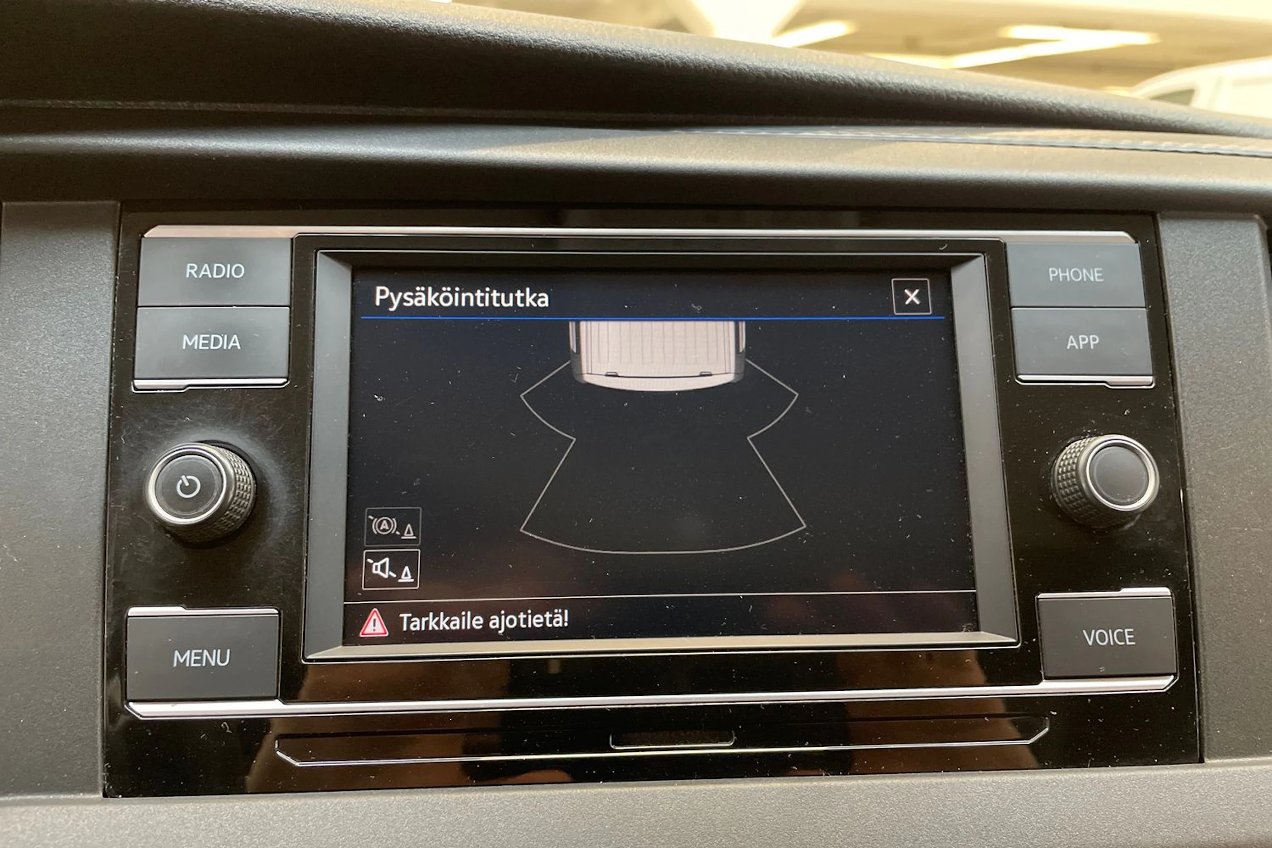 valkoinen Volkswagen Transporter 2021 kuva 23.