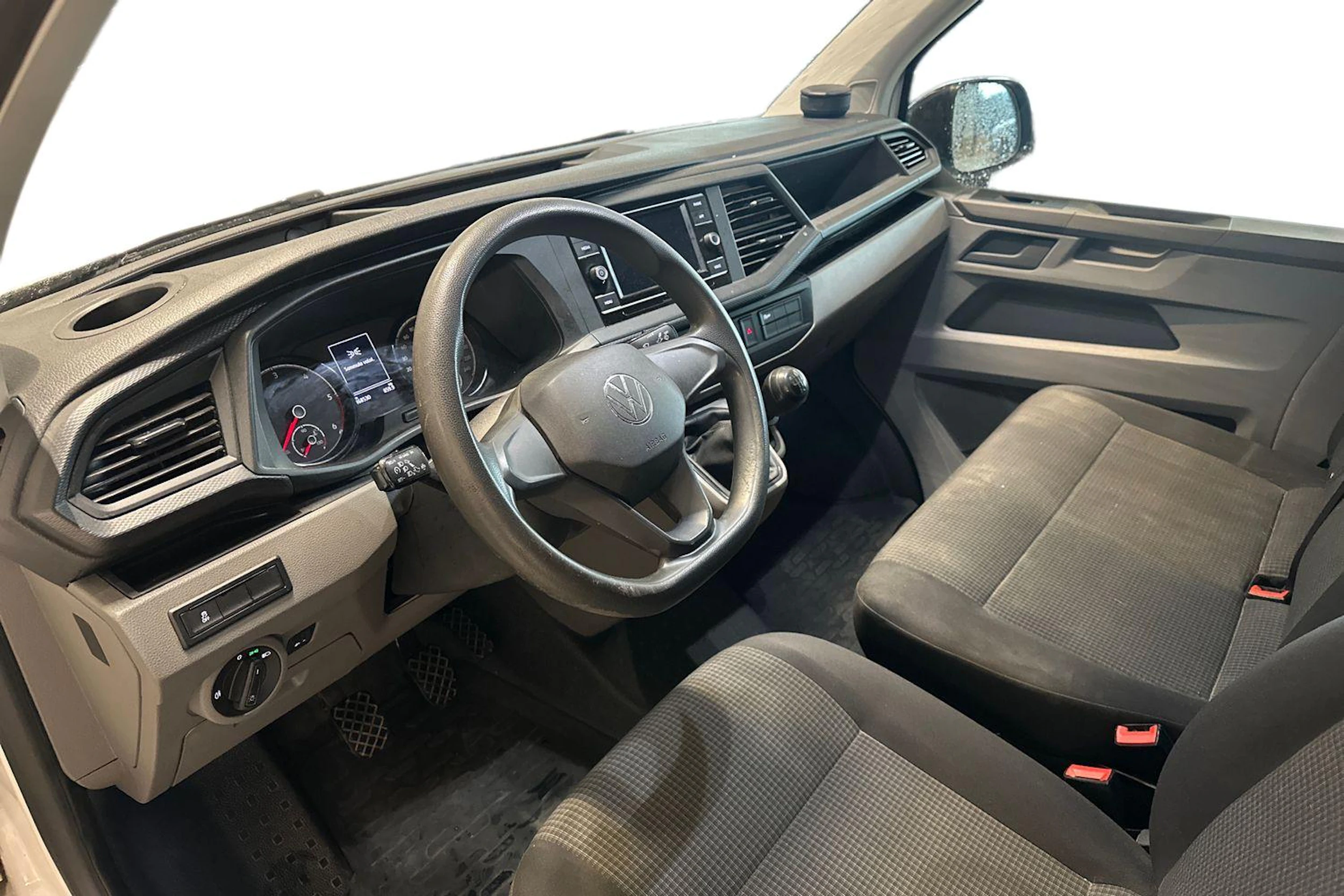 valkoinen Volkswagen Transporter 2021 kuva 3.