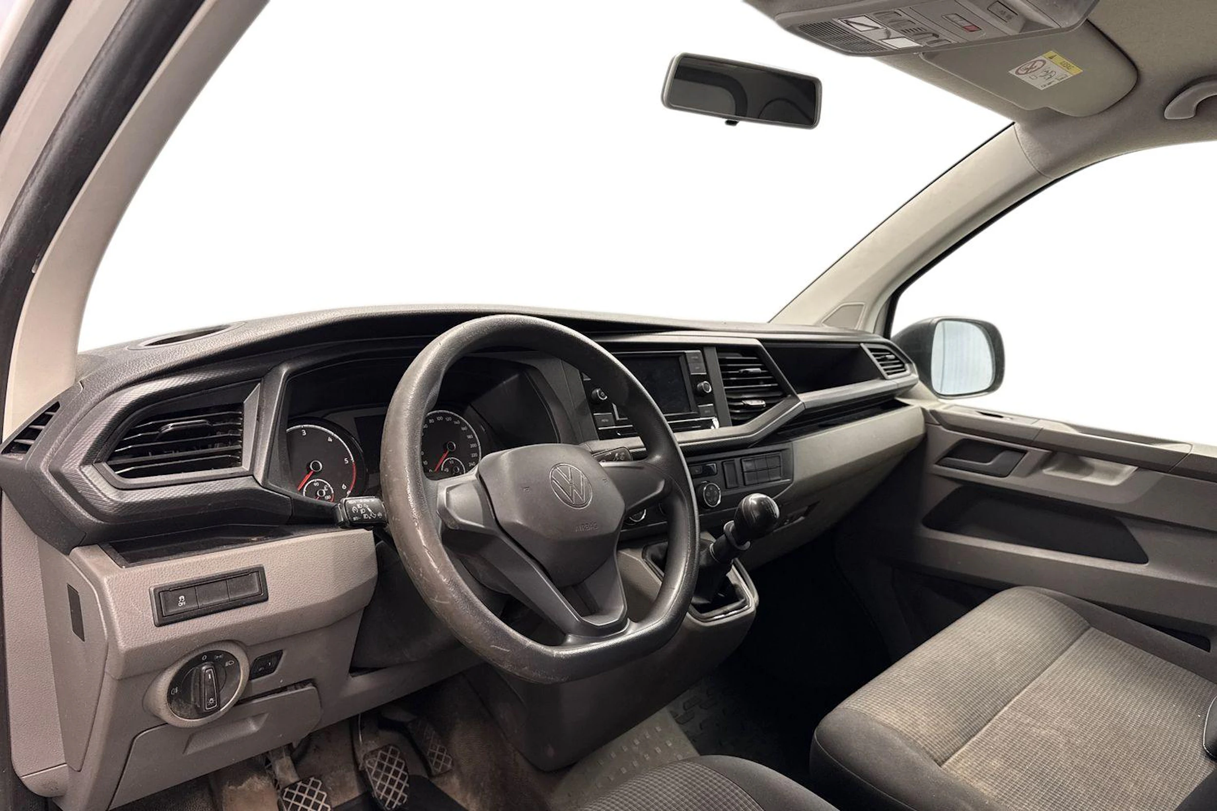 valkoinen Volkswagen Transporter 2021 kuva 3.