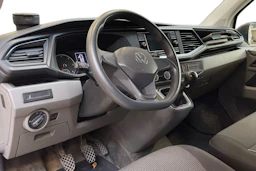 valkoinen Volkswagen Transporter 2021 kuva 3.