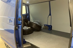 sininen Volkswagen Transporter 2021 kuva 18.
