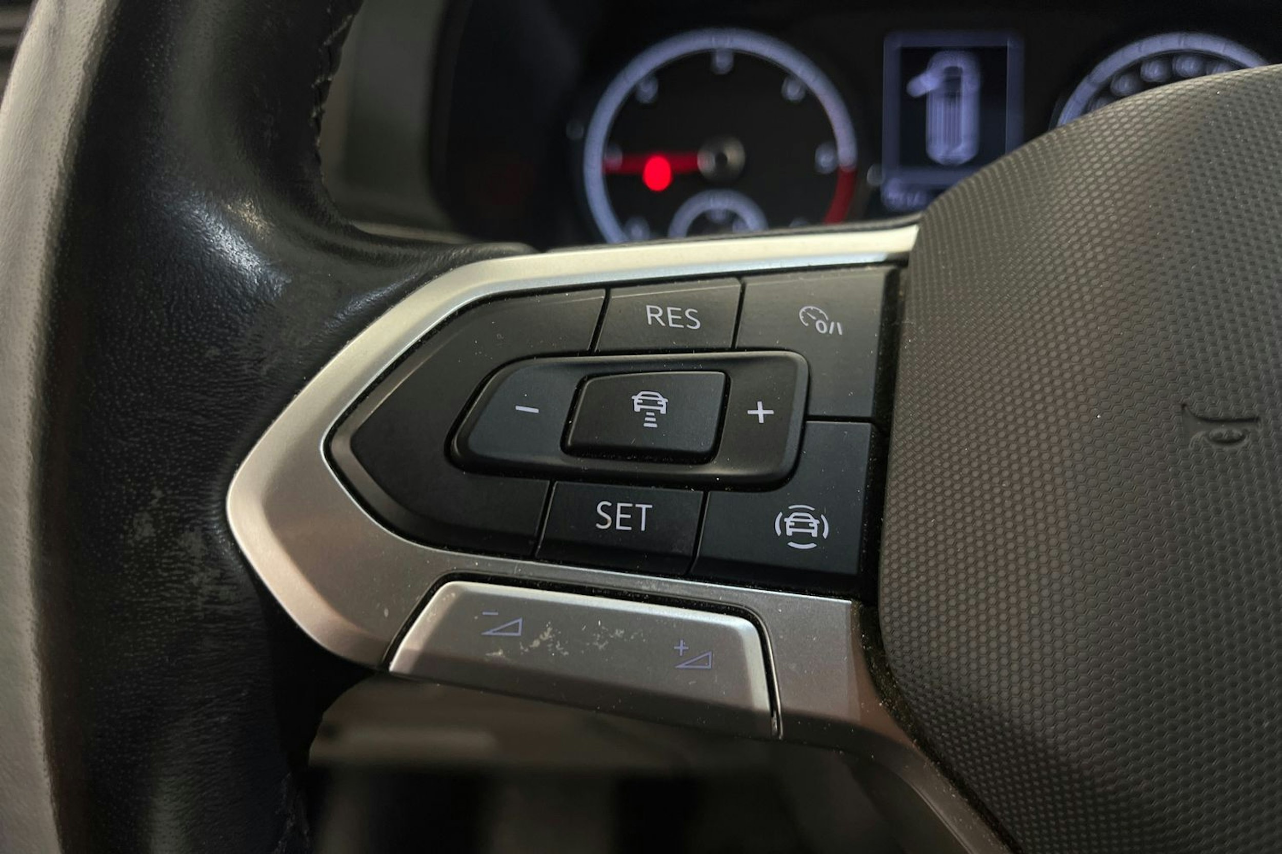 sininen Volkswagen Transporter 2021 kuva 23.