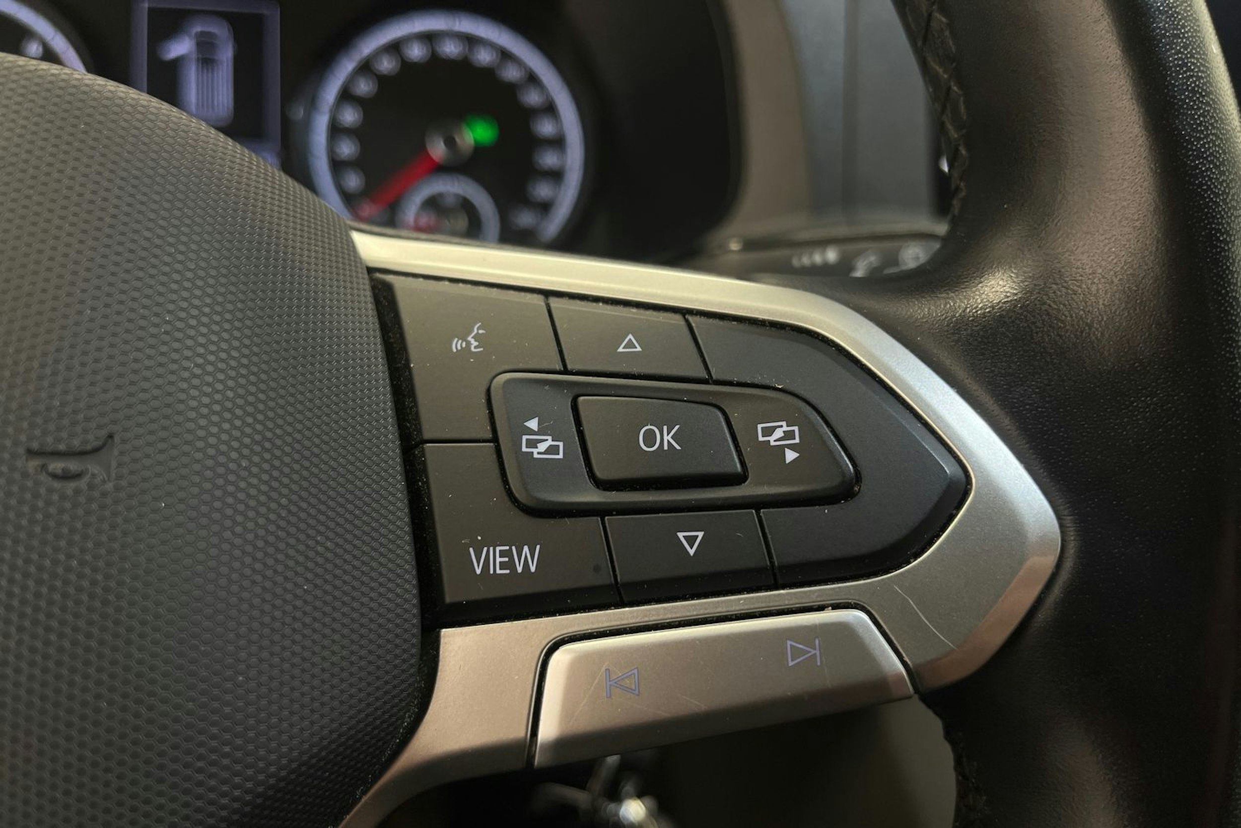 sininen Volkswagen Transporter 2021 kuva 24.