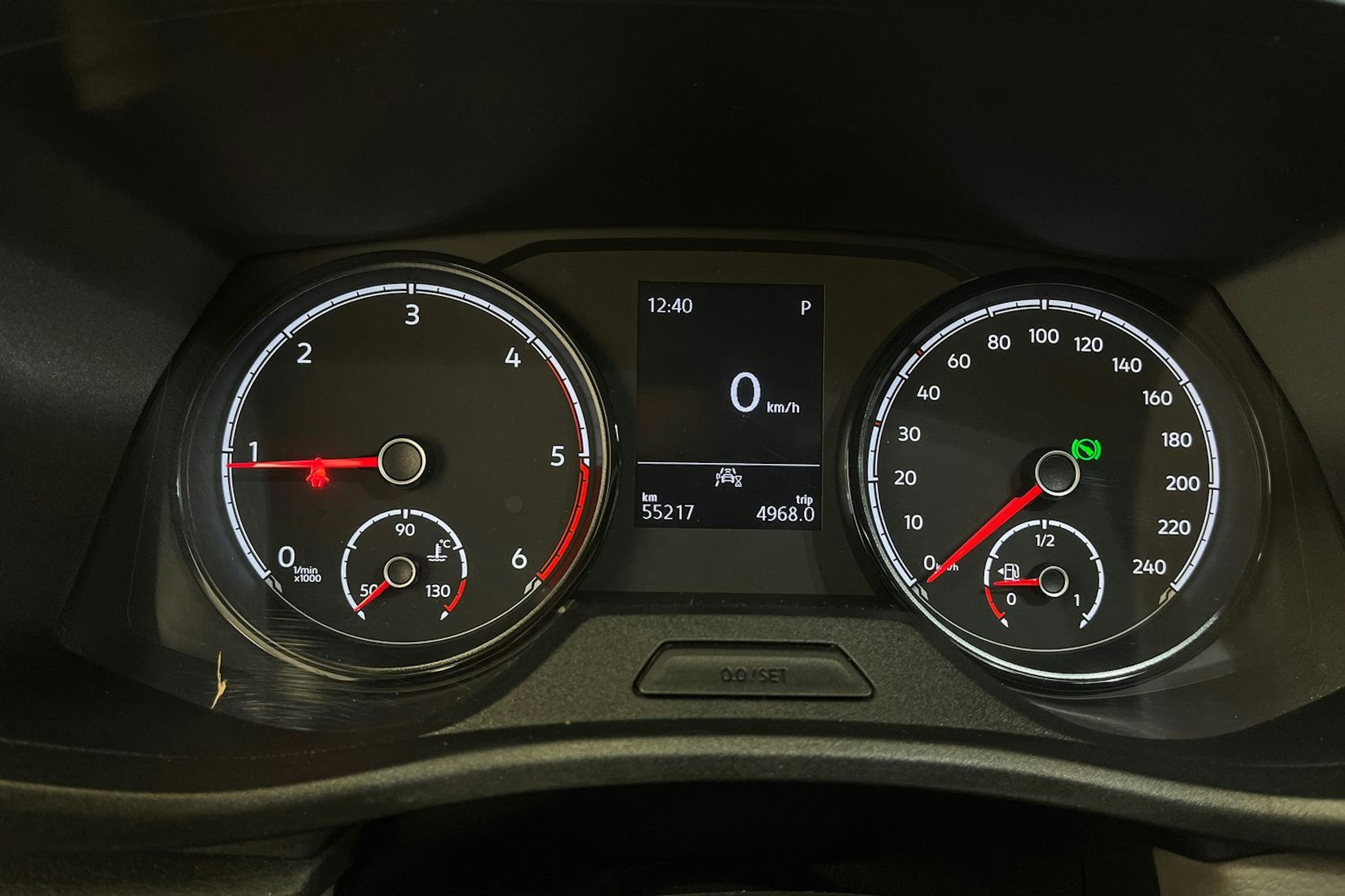 sininen Volkswagen Transporter 2021 kuva 25.