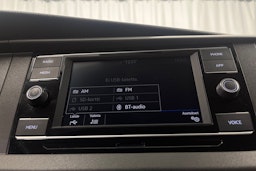 sininen Volkswagen Transporter 2021 kuva 27.