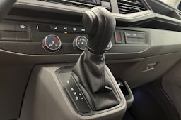 sininen Volkswagen Transporter 2021 kuva 33.