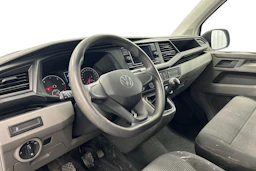 valkoinen Volkswagen Transporter 2021 kuva 6.