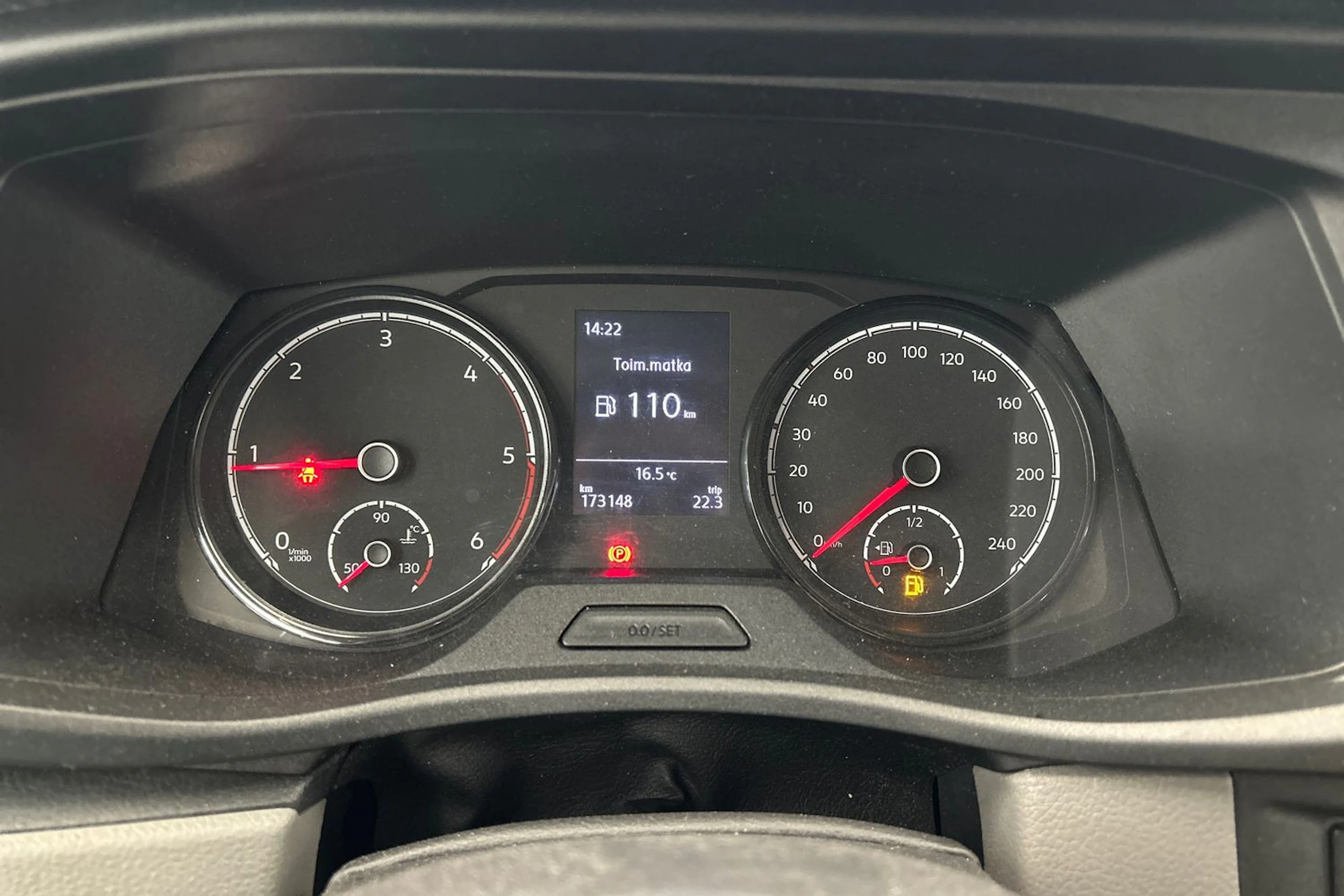 valkoinen Volkswagen Transporter 2021 kuva 10.