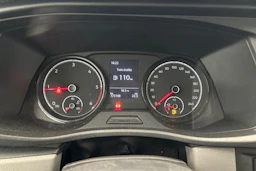 valkoinen Volkswagen Transporter 2021 kuva 10.