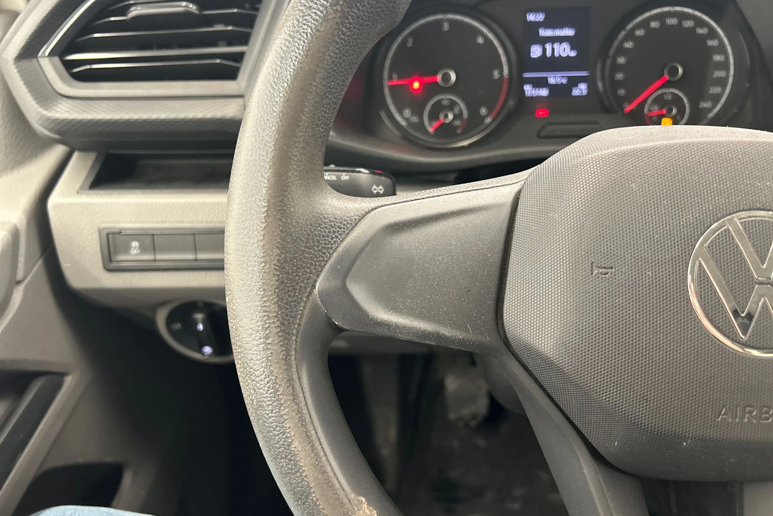 valkoinen Volkswagen Transporter 2021 kuva 11.