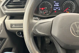valkoinen Volkswagen Transporter 2021 kuva 11.