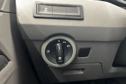 valkoinen Volkswagen Transporter 2021 kuva 16.