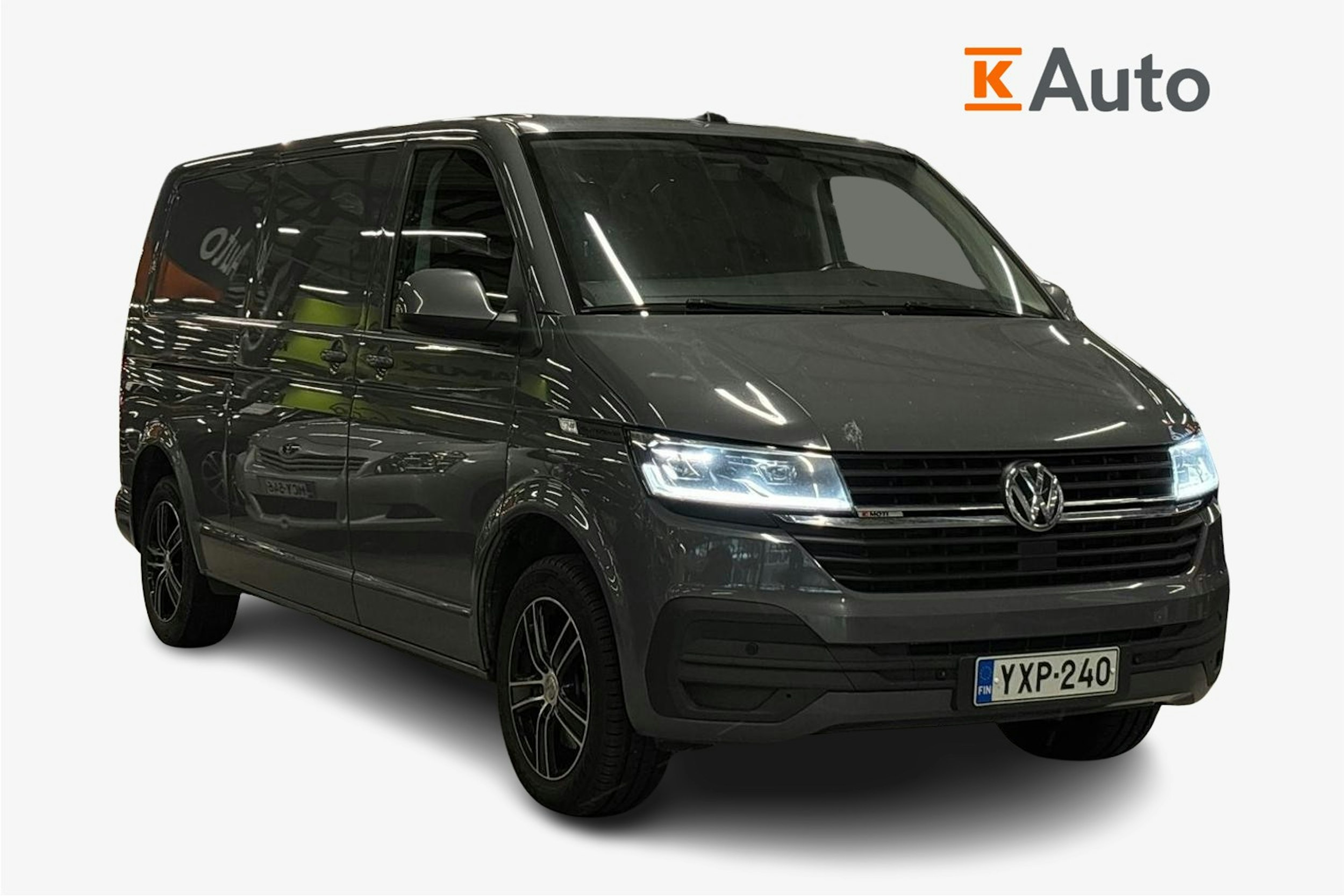 harmaa Volkswagen Transporter 2021 kuva 1.