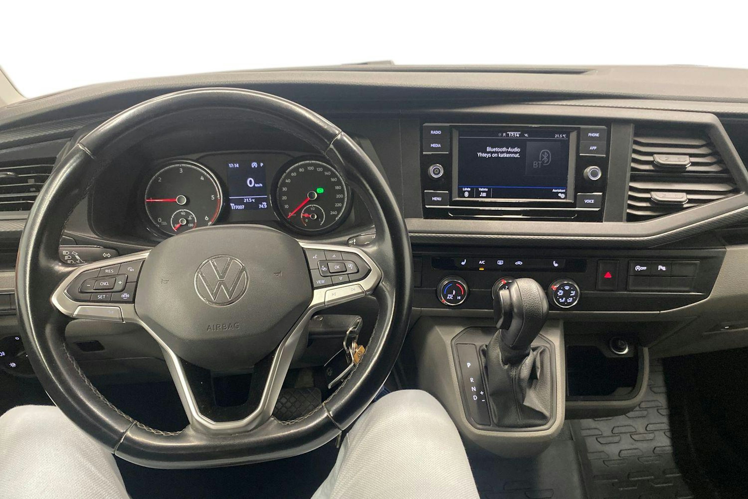 harmaa Volkswagen Transporter 2021 kuva 9.