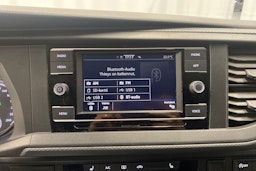harmaa Volkswagen Transporter 2021 kuva 16.