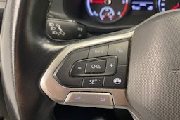 harmaa Volkswagen Transporter 2021 kuva 18.