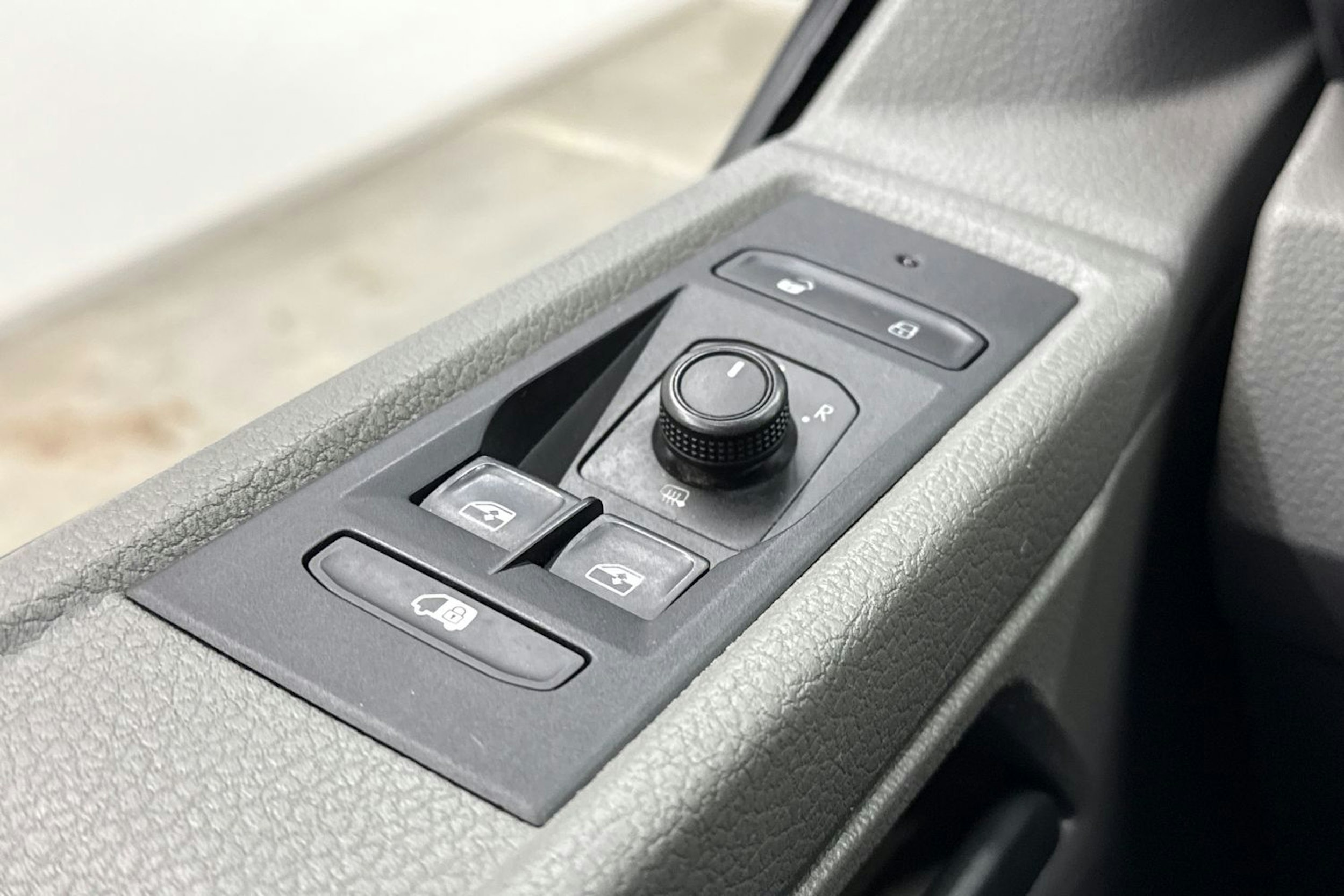 Sininen Volkswagen TRANSPORTER 2021 kuva 15.