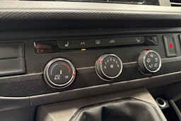 Sininen Volkswagen TRANSPORTER 2021 kuva 18.