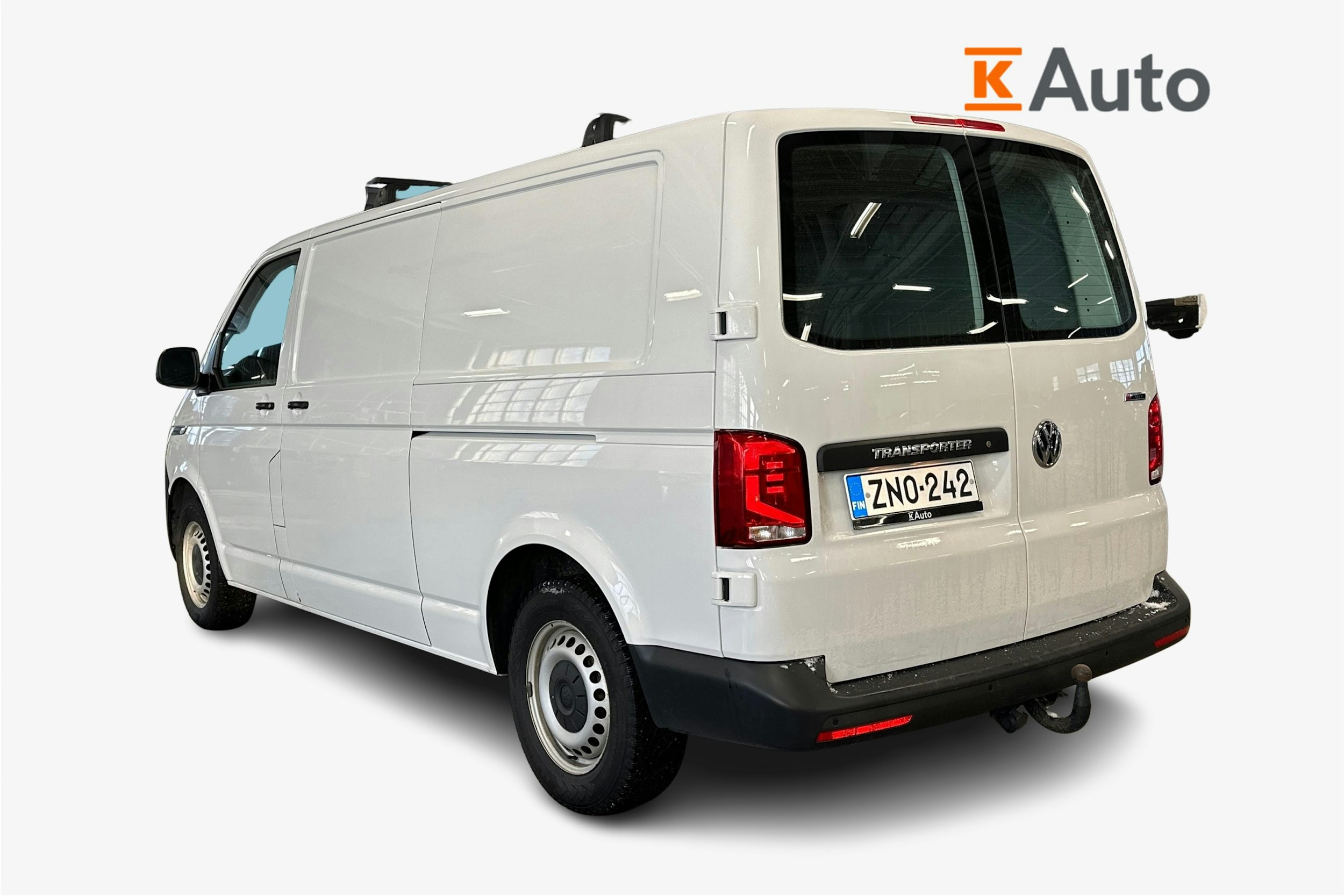 valkoinen Volkswagen Transporter 2021 kuva 2.