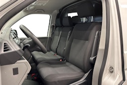valkoinen Volkswagen Transporter 2021 kuva 11.
