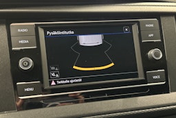 valkoinen Volkswagen Transporter 2021 kuva 21.