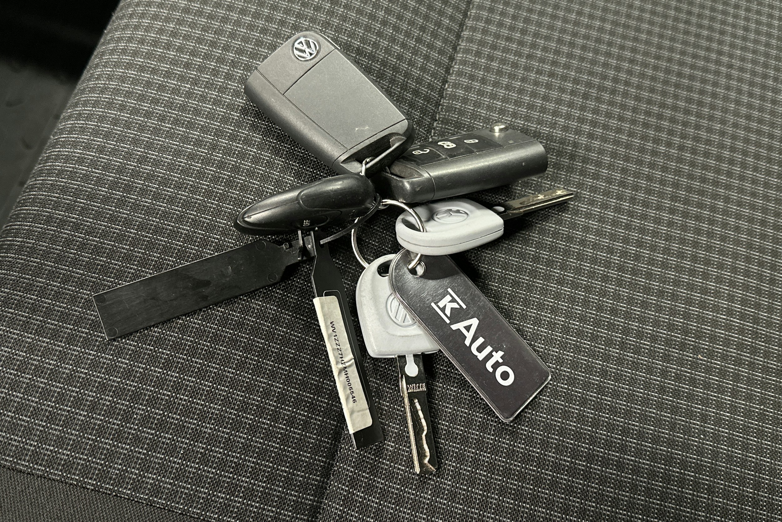 valkoinen Volkswagen Transporter 2021 kuva 25.