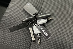 valkoinen Volkswagen Transporter 2021 kuva 25.