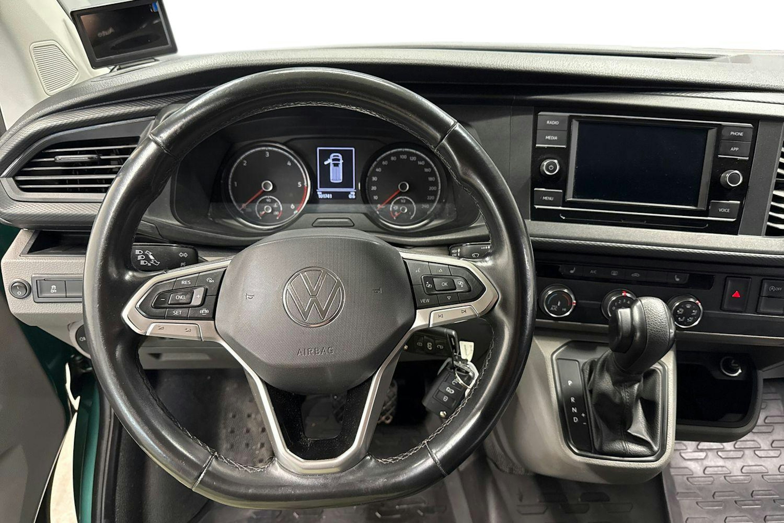 Vihreä Volkswagen TRANSPORTER 2021 kuva 7.