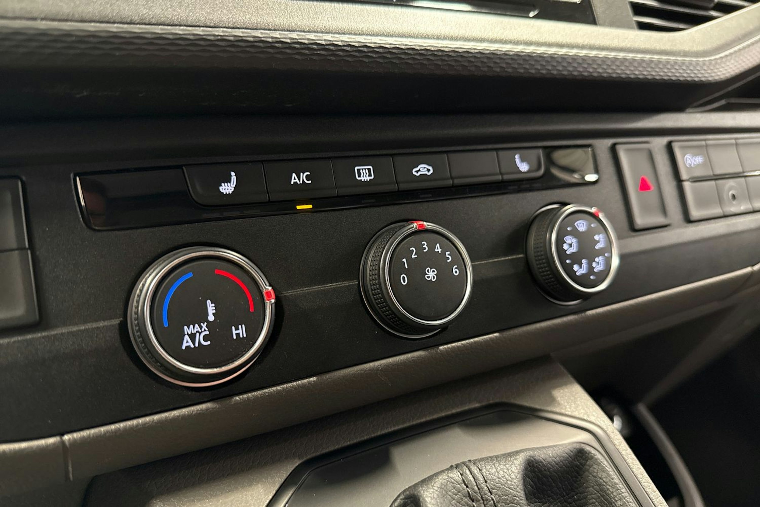 Vihreä Volkswagen TRANSPORTER 2021 kuva 20.