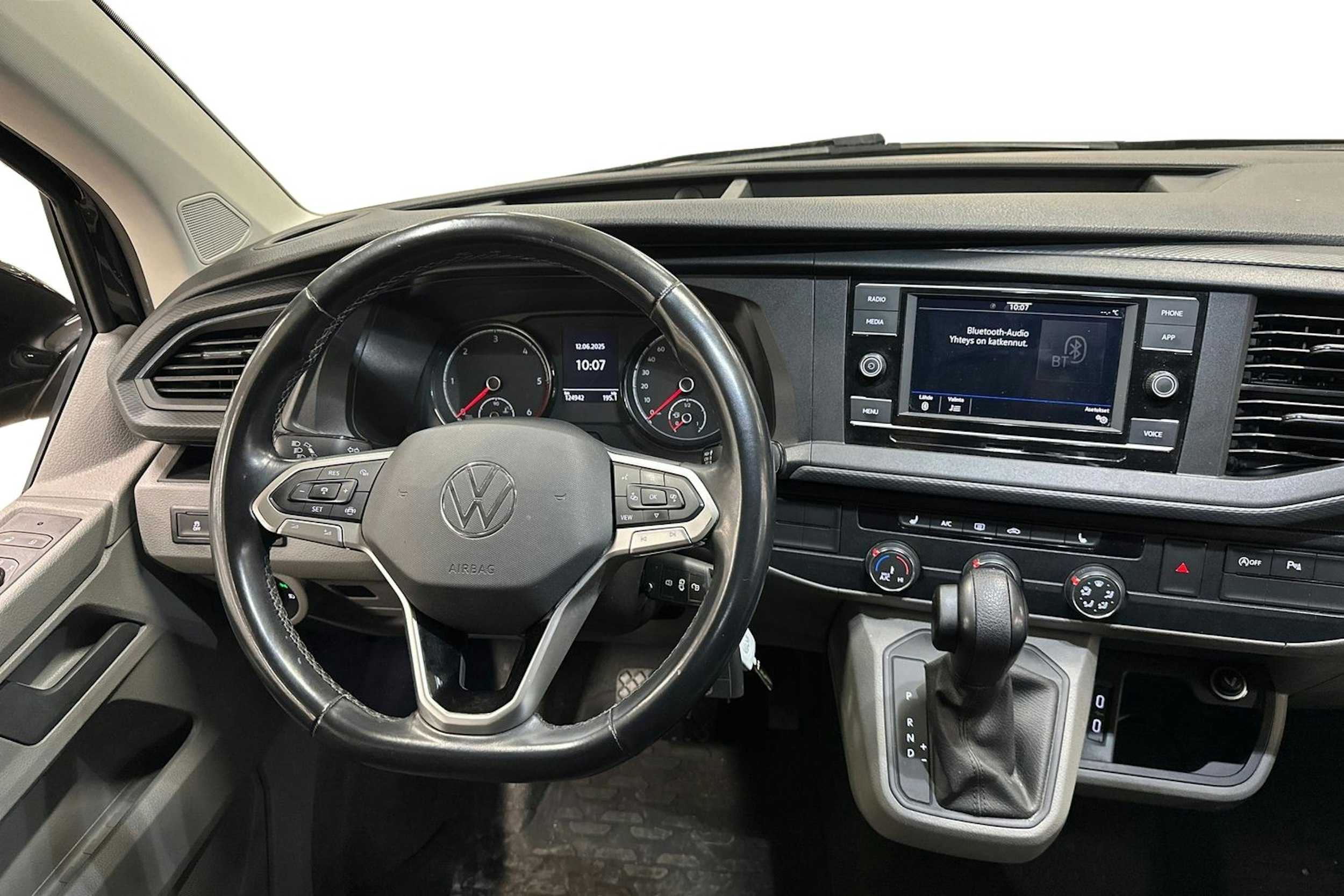 musta Volkswagen Transporter 2021 kuva 9.