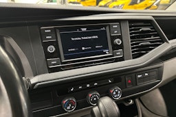 musta Volkswagen Transporter 2021 kuva 19.