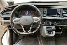 valkoinen Volkswagen Transporter 2021 kuva 9.