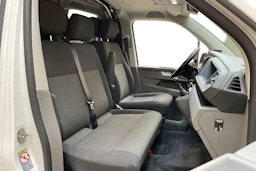 valkoinen Volkswagen Transporter 2021 kuva 11.