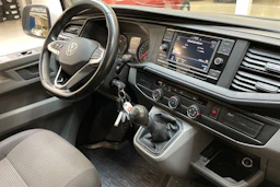 valkoinen Volkswagen Transporter 2021 kuva 13.