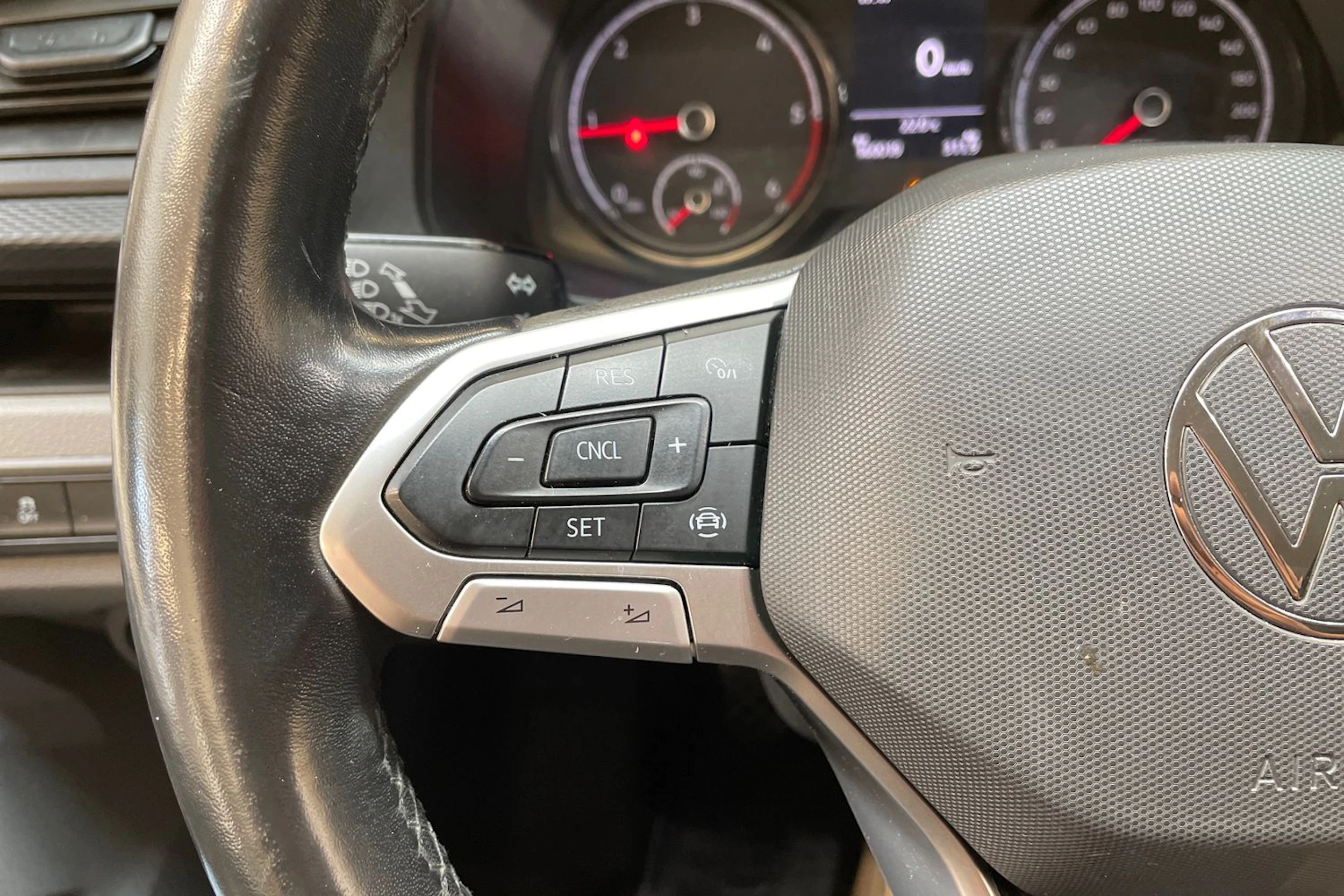 valkoinen Volkswagen Transporter 2021 kuva 23.