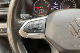 valkoinen Volkswagen Transporter 2021 kuva 23.