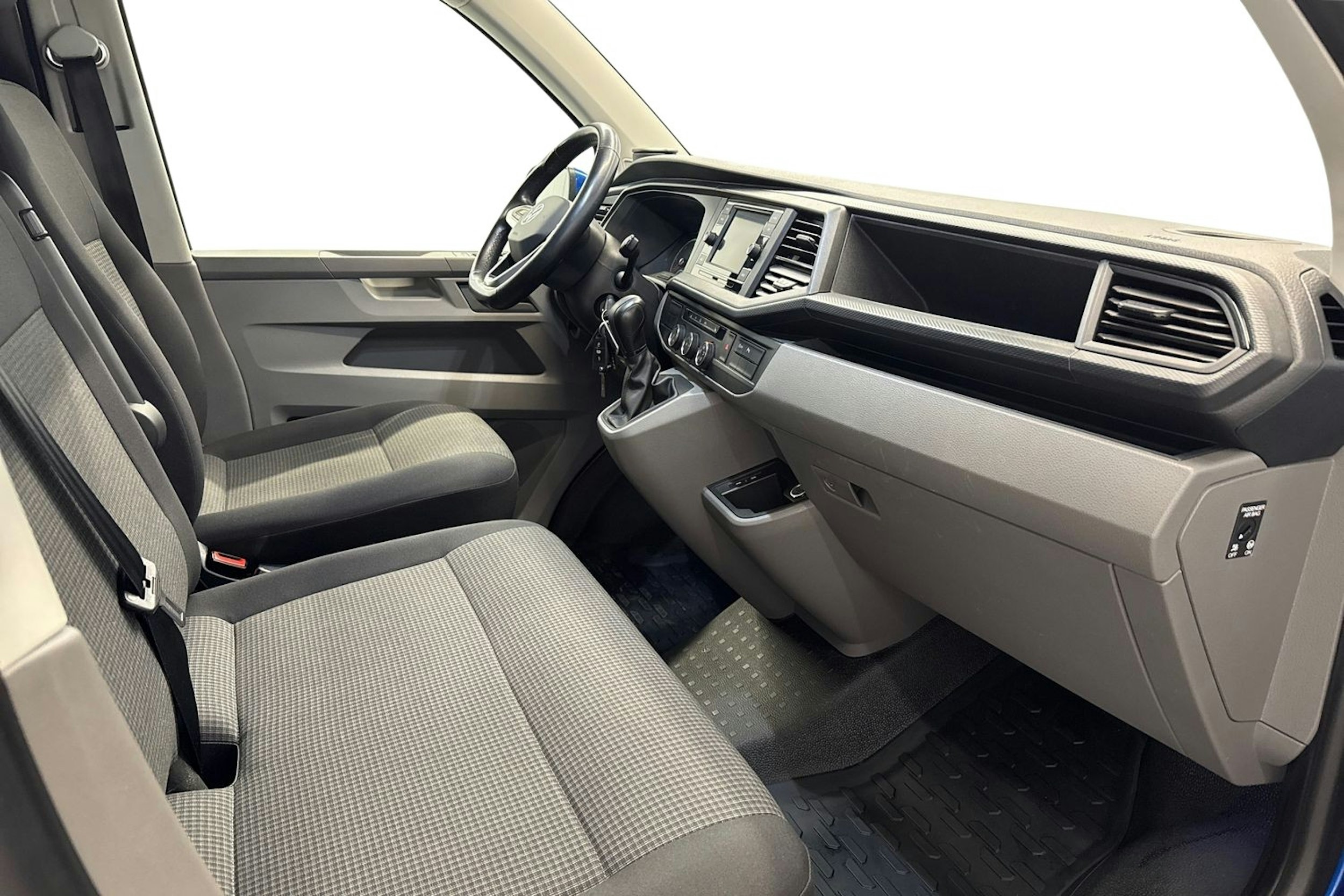 sininen Volkswagen Transporter 2021 kuva 9.