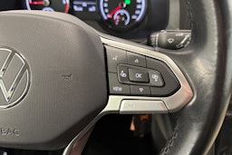 sininen Volkswagen Transporter 2021 kuva 16.